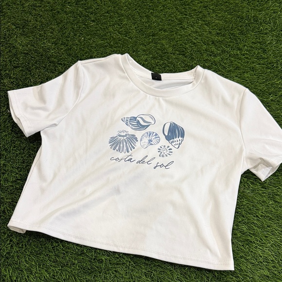 SHEIN Tops - SHEIN Cropped Tshirt - Costa Del Sol